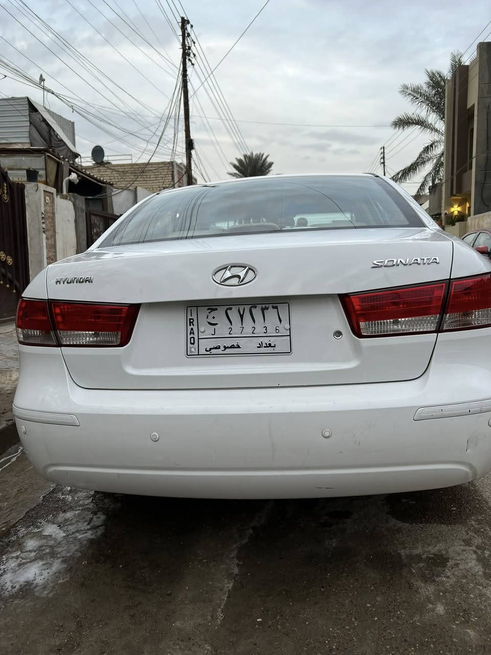 سياره هونداي سوناتا مقدس 
موديل 2011 خليجي
اللون    أبيض 
رقم    بغداد الماني شرط التحويل 
مكينه. 2000 دوش مكفوله
كير   مكفول
فول مواصفات فتحه بالقماره اشاير بالمري يدات نيكل داخل الدشبول صاج  اربع حساسات السياره احلى من الصوره بهواي 
السياره ستخدام شخصي 

مكان السيار( بغداد -البياع  )
ملاحظة.  بيه بارد جاملغ خلفي + بارد بسيط بجاملغ الامامي
للستفسار ***********
