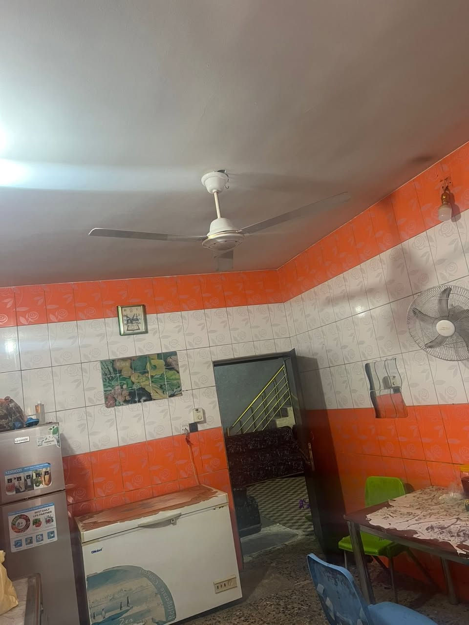 للبيع دار مميز – بغداد / السيدية – كفاءات
مساحة الدار 150 متر، تصميم عملي ومناسب للعائلة:

الطابق الأرضي يحتوي على:
 • كراج سيارة
 • مطبخ
 • استقبال
 • صالة
 • غرفة نوم
 • حمام داخلي + حمام خارجي

الطابق الثاني يحتوي على:
 • 3 غرف نوم
 • صالة
 • بيتونة

الدار مرتب وجاهز للسكن، بموقع هادئ وقريب من الخدمات.
مناسب للسكن العائلي أو الاستثمار.
السعر مناسب وقابل للتفاوض الجدي فقط للاستفسار عن السعر فقط يرجى الاتصال حصراً على الرقم أدناه، لا يوجد رد على الرسائل ***********
