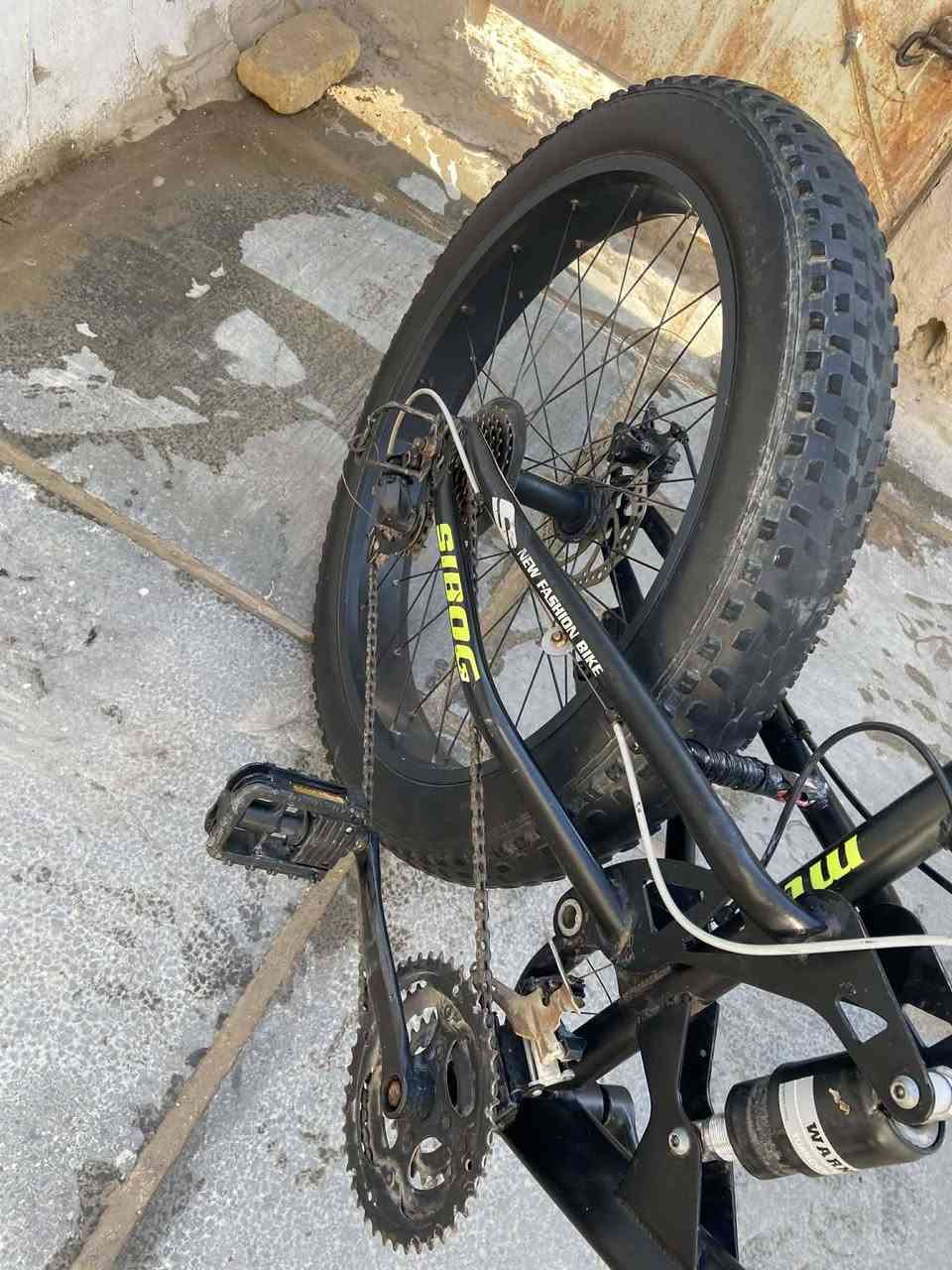 السلام عليكم بايسكل للبيع السعر 150 وبيه مجال حك الجيه راسلوني على الخاص وهذا رقمي *********** العنوان السماوه ال عصيده
