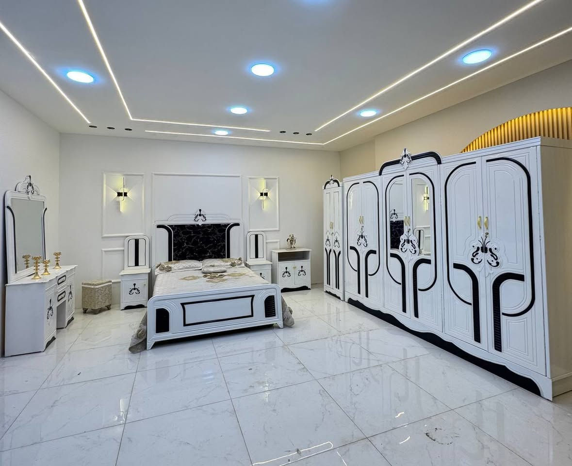 متوفر الان موديل جديد ..

السعر مليون و25 الف دينار 

سعر الشازلون الخزان 75 الف 

سعر الشازلون المقعد 50 الف 

غرفه نوم داخل معاكس خشب 3 ملم
خارج تحفير sns انديف 5 ملم

الصبغ حراري درجة اولى

6باب  متكونه من 9قطع

زاويه تصميم كنتوري بارتفاع الكنتور

السرير بلاويد اسود 6ارجل

قياس الكنتور ارتفاع 2.40 وعرض 3.20

النقل والشد مجاناً داخل بغداد  #غرف #نوم


**إذا كنت صاحب هذا الإعلان وتريد حذفه لأي سبب، رجاءا أرسل رسالة إلى الدعم الفني**