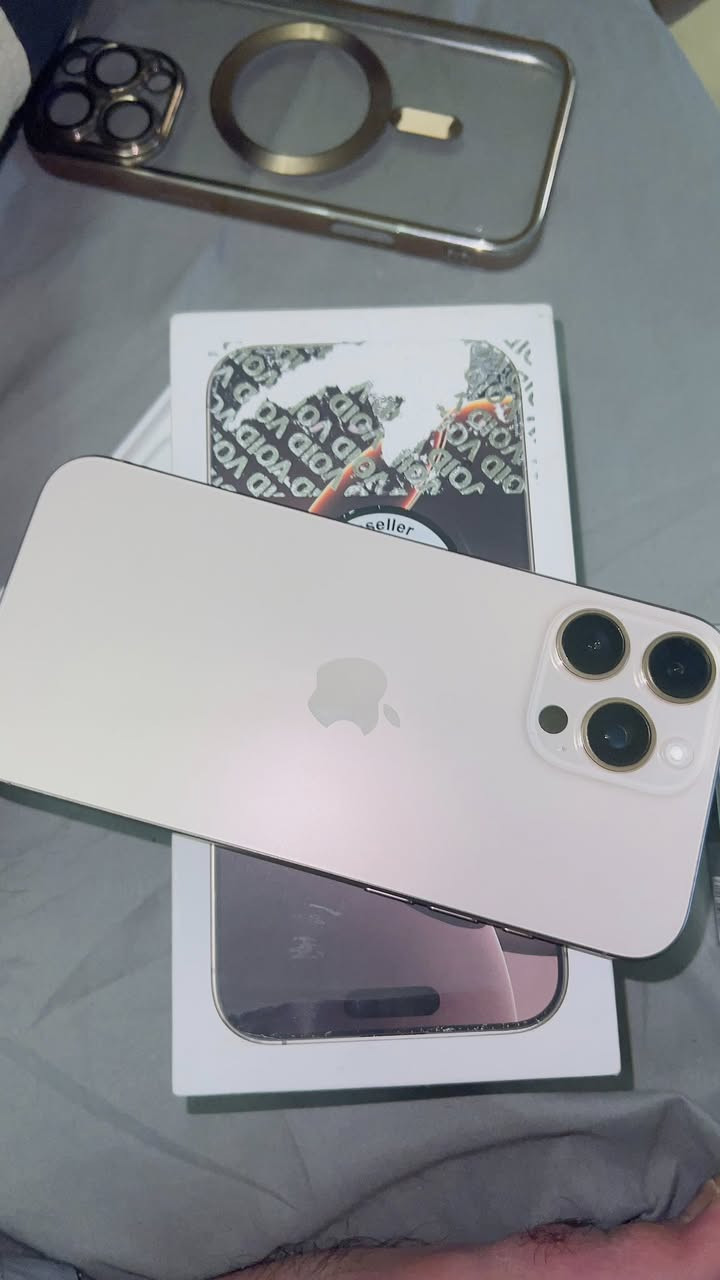 ايفون 16 برو ماكس
ذاكره 256

نموذج N 

باتري 100

عدد دورات 74

الجهاز بعده بل ضمان 

الجهاز نورمال شرط جديد طك صار شهرين من أخذته 

السعر 1350

***********تواصل ع واتساب
