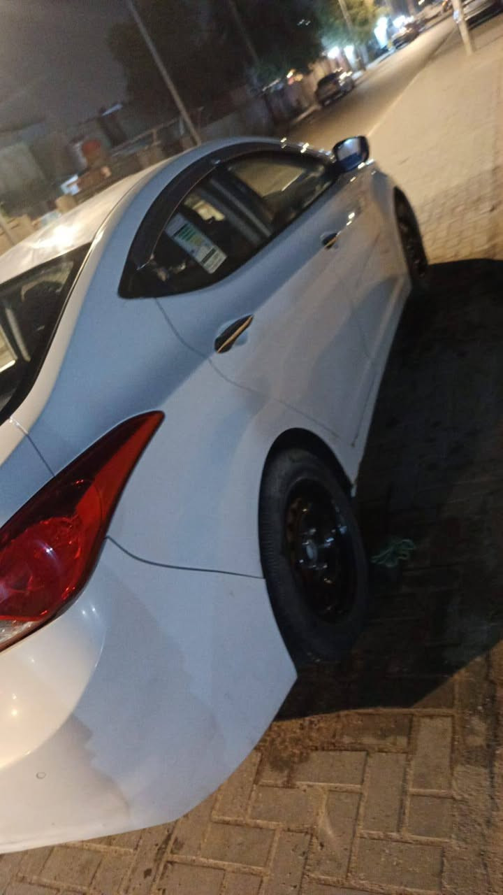 السلام عليكم النترا موديل ١٤سياره متومه نكليزي طبق الأصل على شاصي سياره جاهز مكينه كير تبريد حداده تخم تاير كهربائية سياره جاهز ربع ماذب عليه مكاني بصره *********** البصرة, العراق
