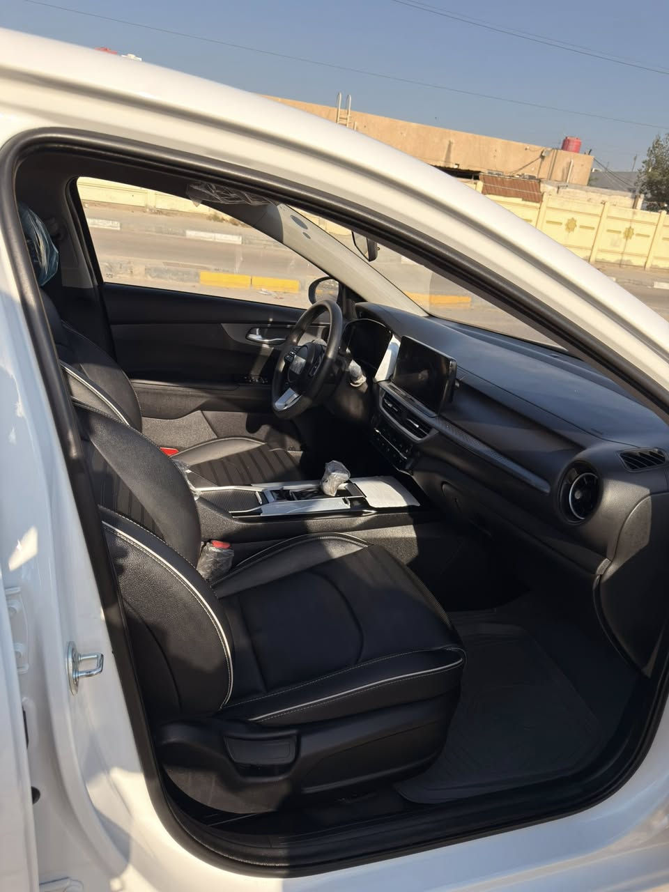 سلام عليكم K3البيع
كفاله عامه من شخط  

ماشيه 20الف

   

مكني البصره 

                             سياره جديده أحلى من الصور

سعر 144

***********
