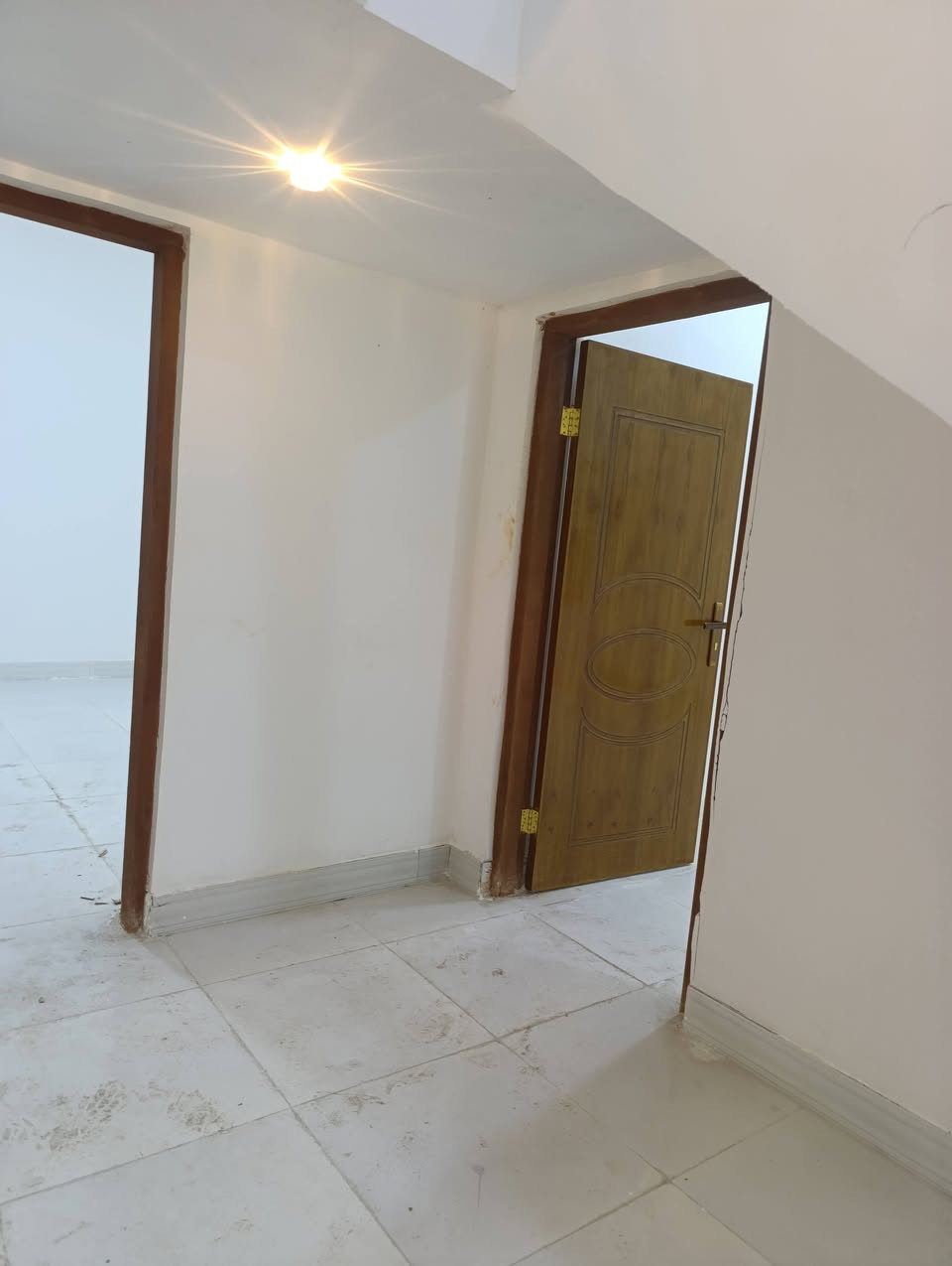 ✳يعــــلن مكتــــب عقــــــــارات بلـــــــــــــــد✳️
***********📞📞
🔸️ع دار  للبيع  في شط العرب باب الهوى شارع رقم 20
مساحته 200 مــــــــــتر  
♦️  يحتوي ع 3غرف وصالة ومطبخ واستقبال وحمامات كراج
الســـعر  97وبي مجال 
للإستفسار ***********
🔹️العنوان المكتب عقـــــــارات بلــــــــــــد باليوبه قرب مدرسه ام أيمن

♦️نستقبل كافة العروضات في شط العرب
