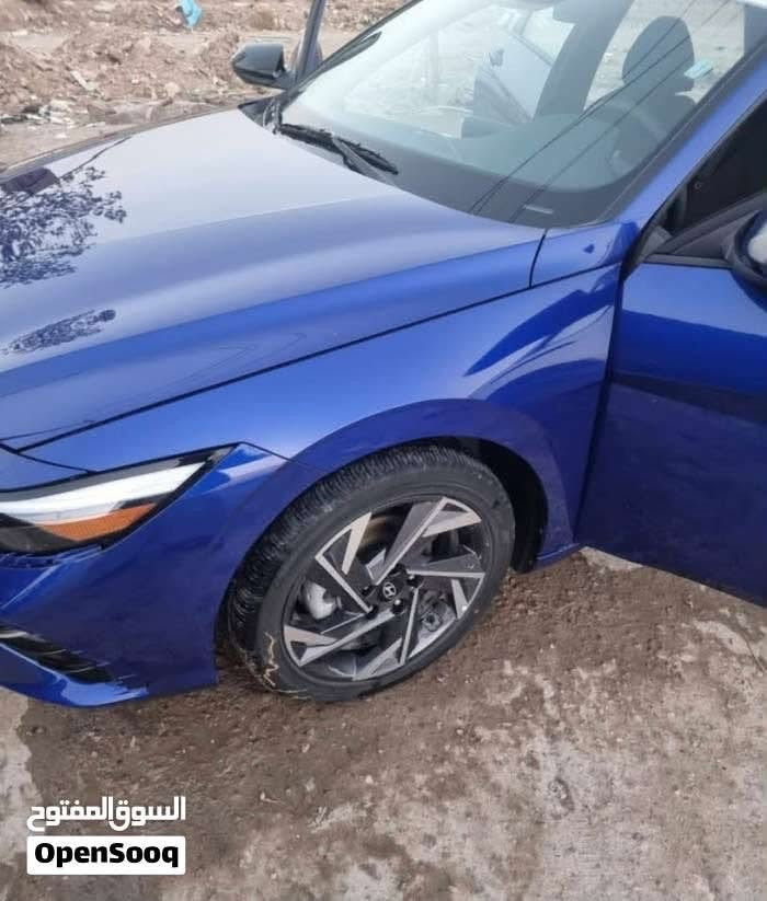 انترا هايبرد 2025 وارد امريكي  فول عدا الفتحه ضربتها فقط قبق جنطه بدون اي ارباك او ضرر داخلي ، ماشيه 9 الف فقط ، السيارة زيرو تعتبر ، رقم بغداد  ، السعر 148 ورقة 
***********
