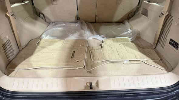 السلام عليكم 
 لاندكروز 2024 ليمتد 
مغلفة نانو سيراميك 
مكفولة كفالة عامة 
بصمة 
فتحة 
بصمات ابواب 
تشغيل عن. بعد 
كراسي تبريد 
4 كامرات 
ستوب لايت خلفي 
كراسي كهرباء 
لحاية 
شاشات 3 + سماعات 
داخل صاج
صندوك كهرباء 
7 اراكب 
تحكمات ستيرن 
سايد بريك دكمة 
شاحن لا سلكي 
ماشية 34 الف 

السعر : 69،500 وبيها مجال 

***********
