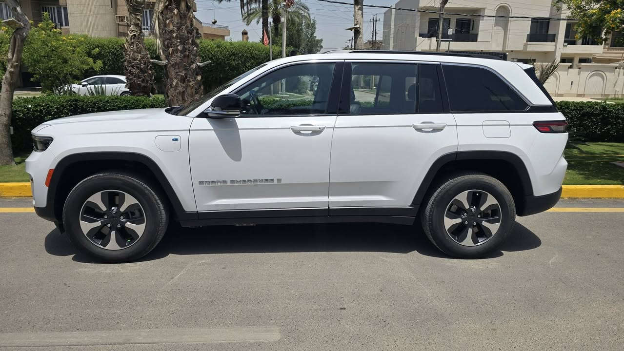 جيب هايبرد بلاكن ٢٠٢٤ فول مواصفات
ماشيه ٤٣ الف ميل رقم بغداد بأسمي  تحويل ثاتي يوم مكاني بغداد حي العدل 

السياره حادثها سرقه وراجعه غراض شركه اصليه تفصيخ نفس اللون السياره كفاله من الصبغ والبارد 

الاستفسار اتصال على الرقم *********** سيد محمد

