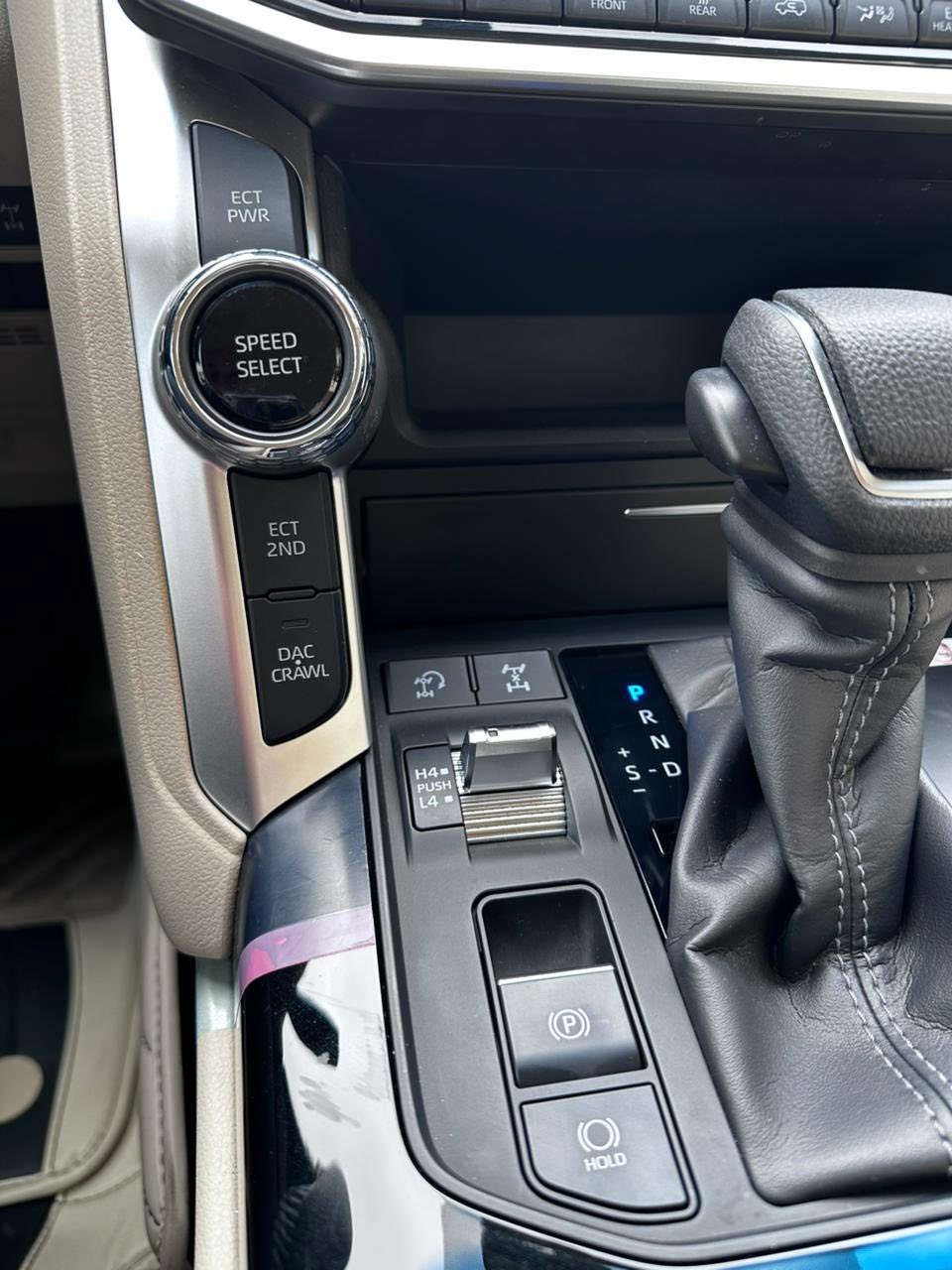 السلام عليكم 
لاند كروزر (GXR) للبيع 
التفاصيل مذكورة في المنشور


**إذا كنت صاحب هذا الإعلان وتريد حذفه لأي سبب، رجاءا أرسل رسالة إلى الدعم الفني**