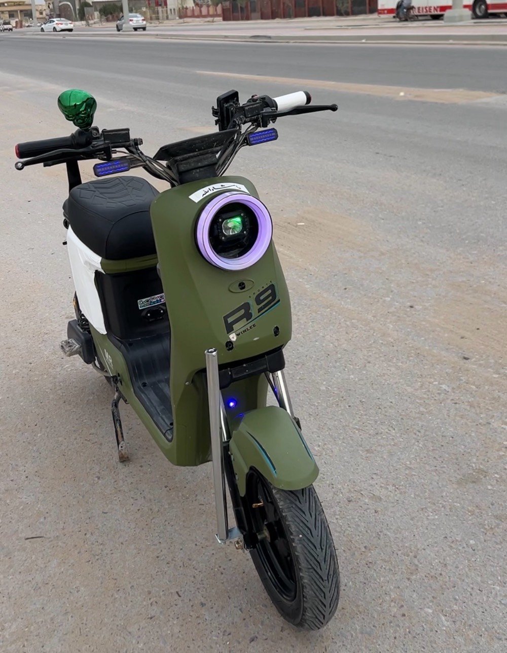 دراجة نضافة گبال عينك قبل سبوعين ذبيتلها بطاريات 32 امبير 5 بطاريات ب200 الف الدراجة اخت الجديدة رايدها ب390 الف لو ما محتاج الفلوس ما ابيعها الله شاهد عنواني البصرة الزبير رقمي *********** متوفر واتساب فقط