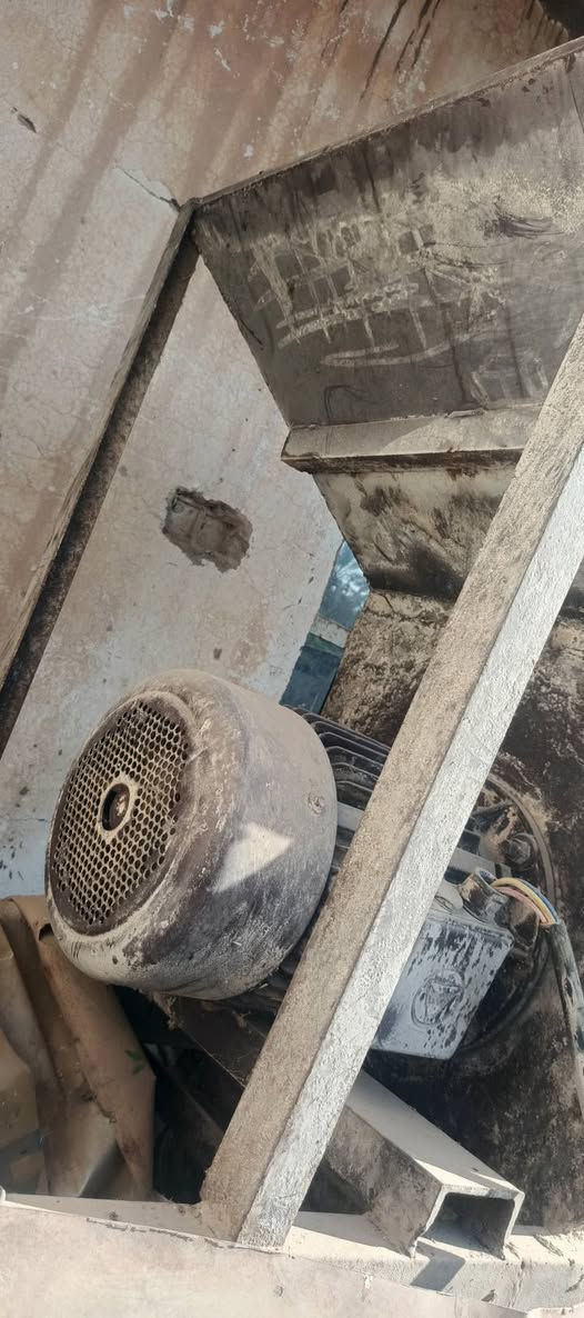 جاروشة للبيع
***********
