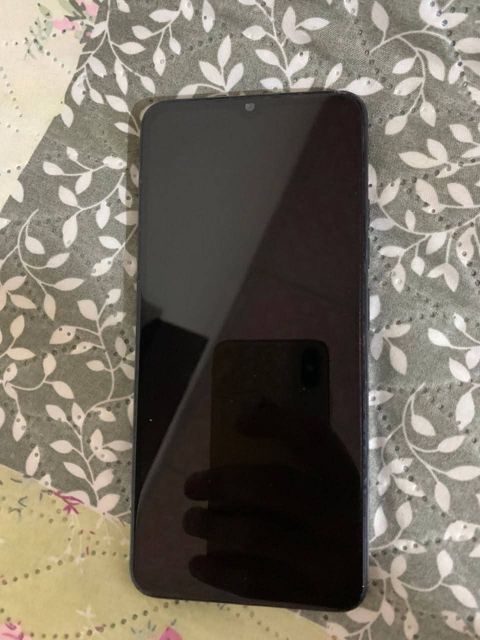 هاتف Tecno Pop 7 (مستعمل نظيف) 📱
المواصفات الأساسية للجهاز:
الذاكرة التخزينية: 64 جيجابايت.
الذاكرة العشوائية (RAM): 2 جيجابايت (تصل إلى 4 جيجابايت مع خاصية التوسيع).
البطارية: 5000 مللي أمبير (تدوم طويلاً).
الشاشة: 6.6 بوصة بدقة HD+.
الكاميرا: خلفية مزدوجة بدقة 8 ميجابكسل مع فلاش.
المميزات: يدعم بصمة الإصبع (Fingerprint) وخاصية التعرف على الوجه.
حالة الجهاز:
الجهاز مستعمل استخدام (شهرين / نظيف جداً)
الجهاز لم يسبق فتحه أو تصليحة
الموقع : البصرة ابو الخصيب السبيليات 
للتواصل: ***********
