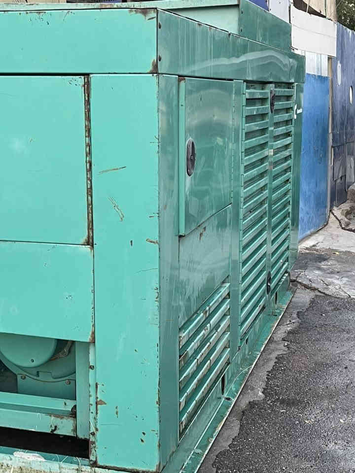 مولدة كمنز 250كيفي 
مكاني بغداد السعر مناسب للاتصال ***********
