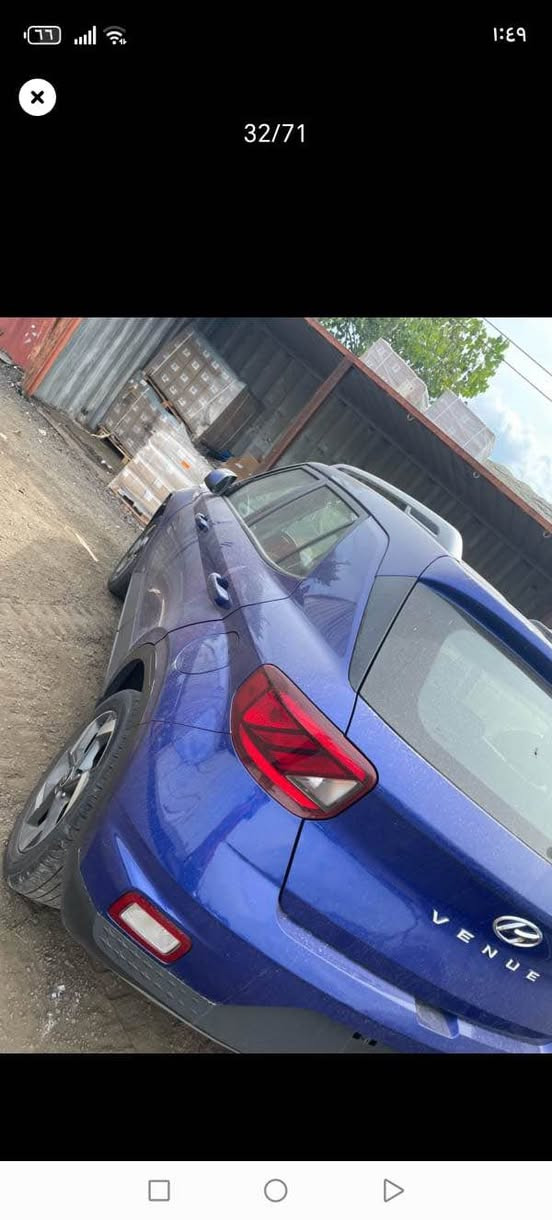 ¬┊•̣̇ٱلْسَلآإمّ عَلْيّكَمُ وَرَحَمُةٌ ٱلّلـھٌ ༅ ¬┊ 
فينو 2024 
كلين بدون صبغ حادثها طخه بالجاملغ راجع بارد فقط 
باسمي بدون رقم 
فول 1/1 
السعر 145 وبيها مجال بسيط 
مكاني كربلاء *********** كربلاء, العراق
