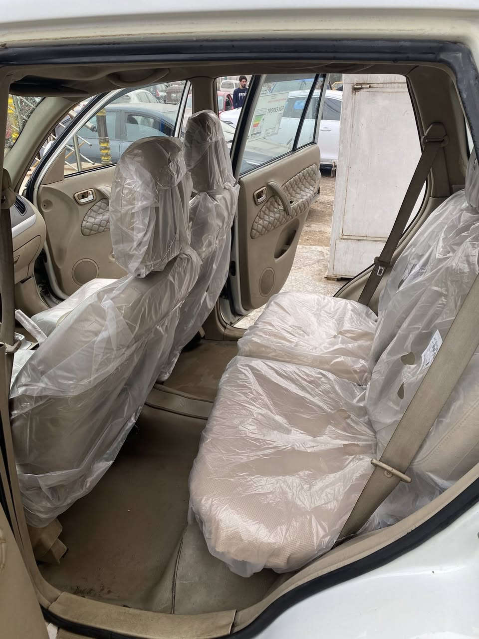 شيري تيكو 2012رقم بغداد دولي شرط التحويل
سنويه جديدة هزه جديدة
كير ميكانيكي
كفاله عامه من الضربه والفتح والصبغ عده تلكيط خياس بسيط جدا وبارد بسيط
السياره جديده كلش 
فول موصفات وكلشي بيه شغال 
كشاف ظبابي امامي خلفي 
تبريد ثلج
مكينه وكير مكفولات كير ميكانيكي
زوج تايرات وحداديه جدد
غرفته نضيفه جدا
بيه مشط ستيرن ينگط دهن
وسعره 58 بيه مجال بسيط
مكاني الزعفرانية 
***********
