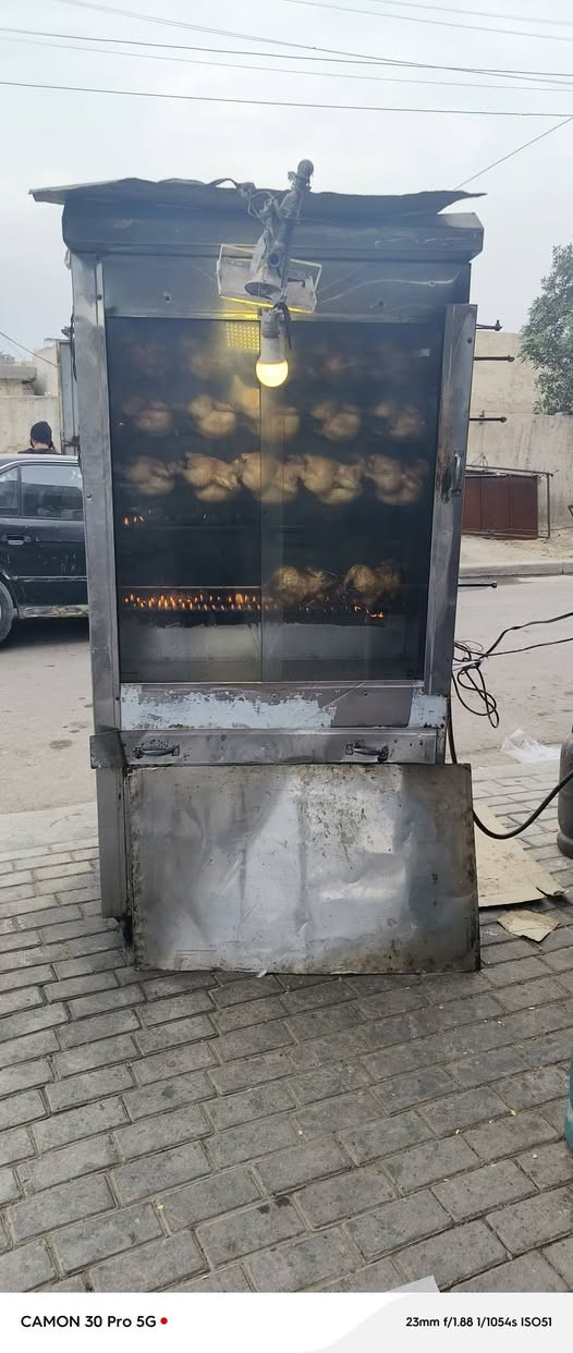 شوايه دجاج سته شيش وثلاث شمعات نار + جامعات حرارية ٢+ قفايص+طوبات+ قفالة كامله العدد السعر١٥٠٠٠٠ المكان بغداد الكرخ هاتف ***********
