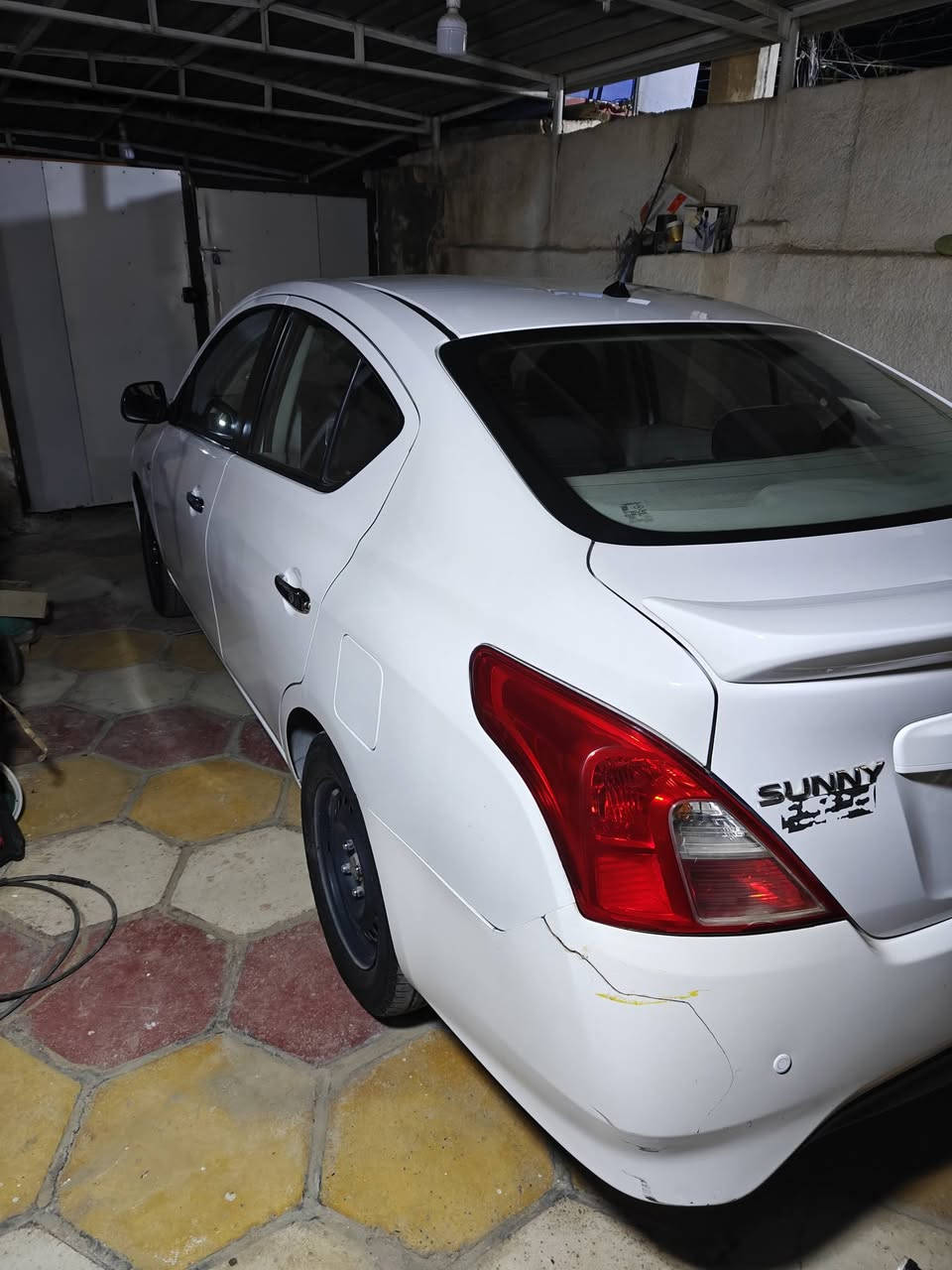 السلام عليكم بيع مستعجل
نيسان هندي موديل 2021 للبيع مكفولة من محرك وكير وحدادية بيها ضربيتين خشم الجاملغ والصندوق 
وحتى سبيرها منازل
ماشية 68 الف ع وضع الشركة مامبدل شي بيه
العنوان بغداد /الحسينية الرقم ***********
