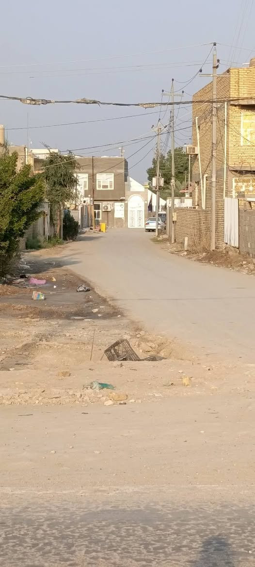 دار للبيع ركن طريق ناصرية سوق الشيوخ ال بوعظم  مقابل عمود ١٥ داخل فرع تبليط ثالث بيت على اليمين 
المساحة ١٠٠م٢ وبالواقع اكثر
للتواصل ***********
