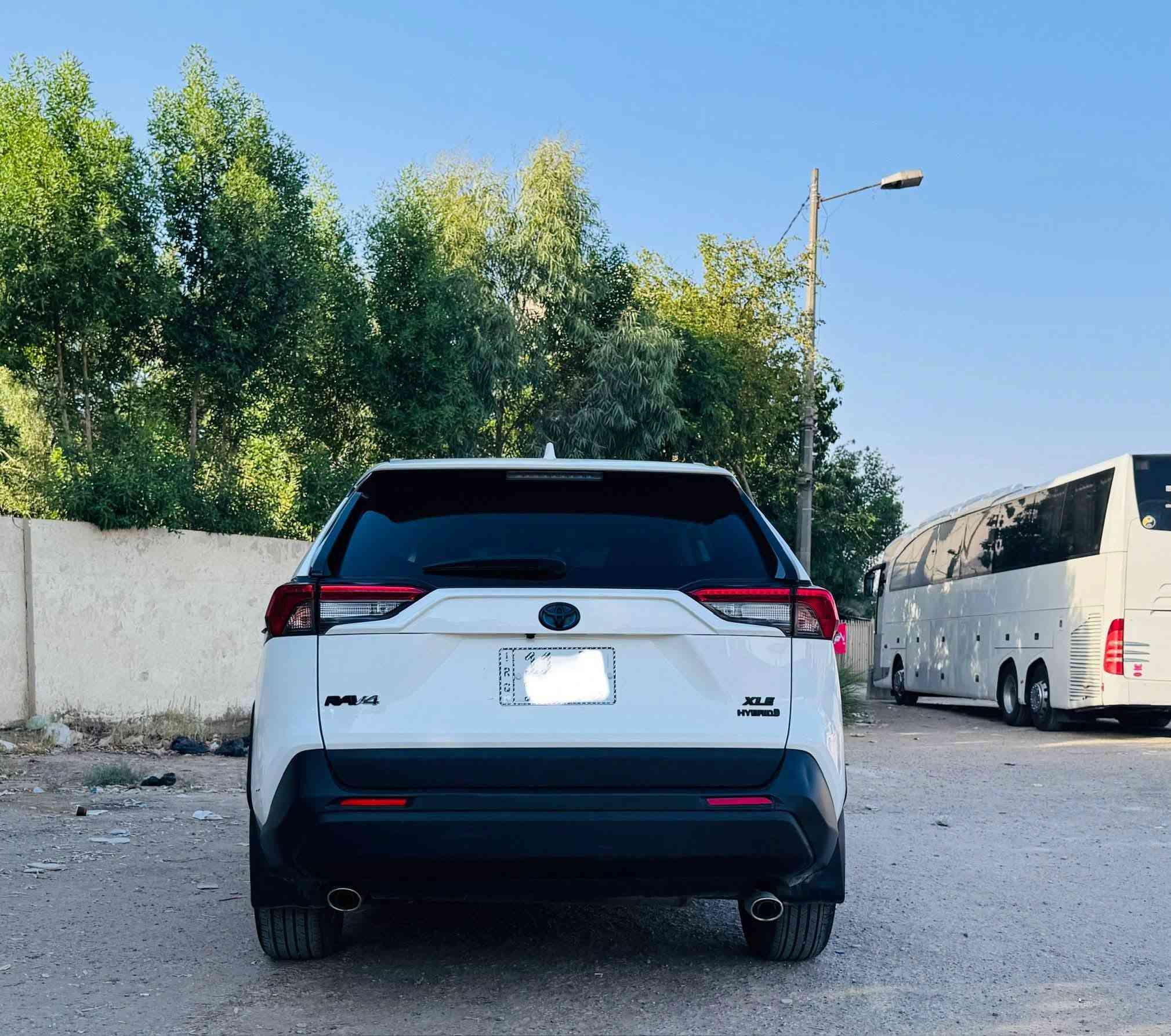 راف فور 2024 XLE هايبرد  سعرها مناسب جدا 
ماشيه 11 الف فقط سياره جاهزه من كلشي متصرف عليها 
فول مواصفات فتحه بصمه رادارات مواصفات XLE معروفه 
حادثها موضح بل صور و سونار بيها ضرر دواخل 
السعر 188 فقط ..... مكاني بغداد 
رقمي للتواصل ..***********

