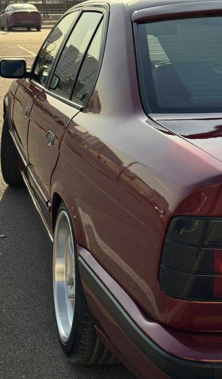 سعر مناسب و سياره بالكارتون.مديل 93
تحويل مباشر ———
 شرط النضافة.
دبل جكمجه 
سياره نضافه شرط مال جناي بيت. 🤲
لون ماروني كرزي 🍒 
وجه دخاني حاويه 🦾
سياره هواي بيه مواصفات. 
#تبريد ثلج ❄️ وي السويج 🧊 
رقم دولي الجديد تحويل مباشر
محرك مسكر عدل 🏮 كير اوتماتيك 
#مديل   93 #اربيل  
وهزه سنوية جديده 30 
كشنات جلد جديد 
كهرباءيه جديد بلاديه. 
تخم تاير جديد وكالة الأصلي 
ويل M  ام حاوه جديد 🆕 
كير مكينه كفاااااالة جديد 
أناره و كهرباء ⚡️ كله شغال
 صندوق 🗃️ S كله شغال 
#مكفوله من الحادث مصبوغه #جماليه
محرك وكير جديد حداديه امامي خلفي جديد
اكسل جديد سياره خير من الله 
كشنات جلد داخل
كهربائيات كله جديد #متصرف 
عليها الف مكاني كربلاء 
السعر اتصال 📞 62$ وبيها مجال

للشراي #وبالخير على الياخذها 
اتصال ☎️ *********** ابو اسد
