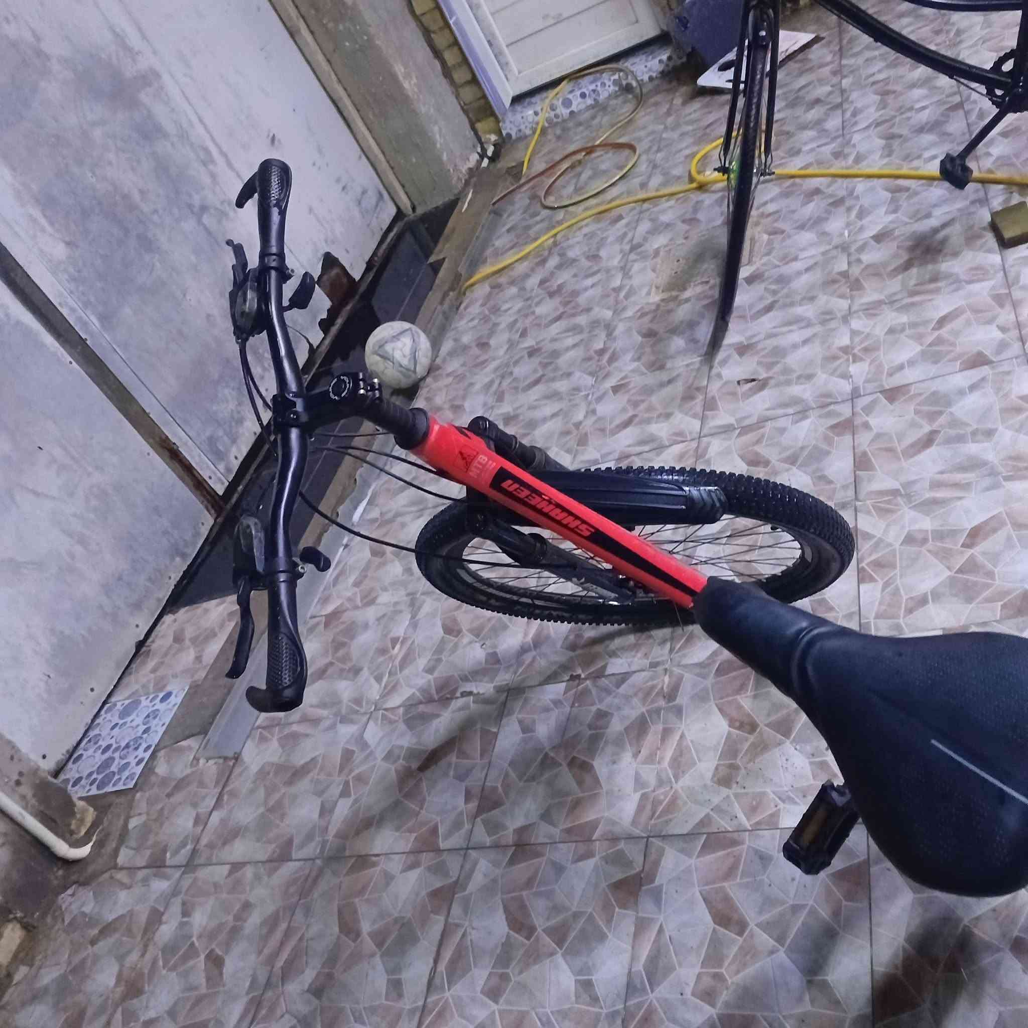 السلام عليكم باسكل للبيع سعره 90الف وبي مجال بس مستعجل علئ بعيته بس البدلات مايشتغلن والبريك الكدام فقط امنت الله الباسكل لو مامحتاج مابيعه اشتريته 110الف  لا احتازيت وبعته بهذا السعر السعر 90وبي مجال


**إذا كنت صاحب هذا الإعلان وتريد حذفه لأي سبب، رجاءا أرسل رسالة إلى الدعم الفني**
