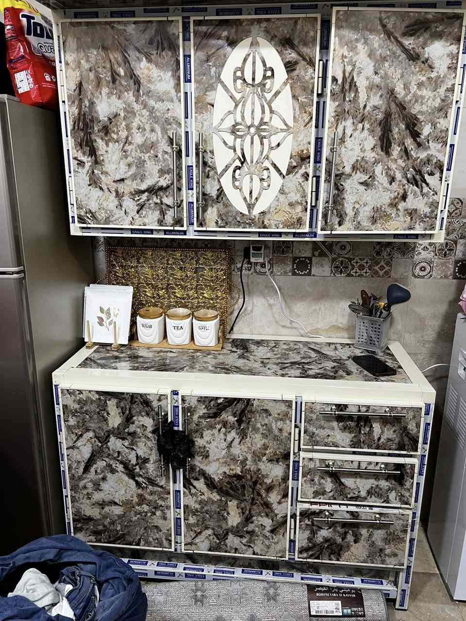 كاونتر نظيف اخو اجديد سعره ٣٠٠ الف
ثلاجه نطيفه حيل سعره ١٢٥
ميز بلازمه جديد سعره ١٢٥
تخم عشر مقاعد بي زرف صغير مثل مموضح سعره ٣٥٠
عنواني بغداد رقمي ***********
