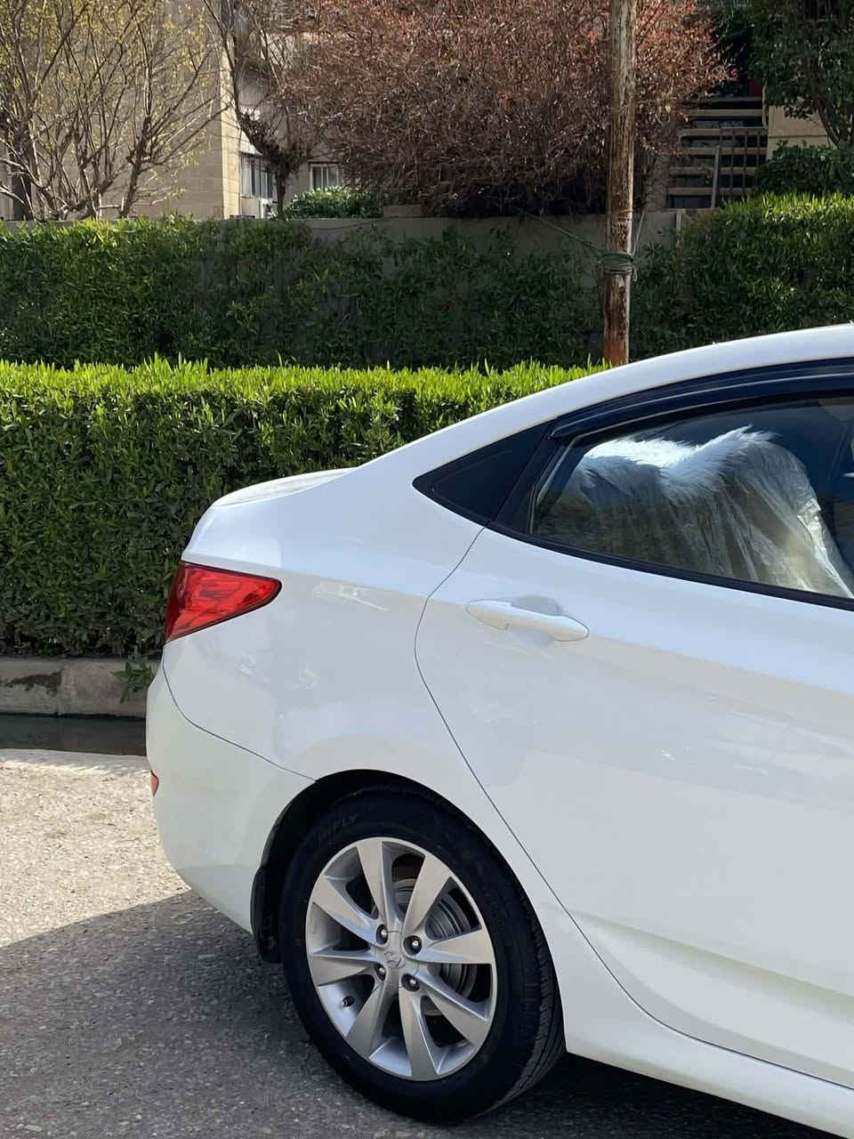 السلام عليكم...اكسنت خليجي بدون ضرر بدون صبغ موديل 2012 رقم دهوك سنويه لغايه 2027 ..حجم المحرك 16 دوش المرغوب بشرط لاصرف ولانفخ ولاراجز بالكارتون بشرط الفحص..الكير اي تي المرغوب...بشرط. تحكمات استيرن جهتين..حاكيه بلوتوث..خمسه ويل كب..طخم تايرات وباتري وكهربائيات جديده تبريد ثلج صدر جديد....السياره مااعوزه اي مصرف واحلى من الصور..السعر 109 العنوان موصل الايسر..للاتصال على الارقام..***********      ***********
