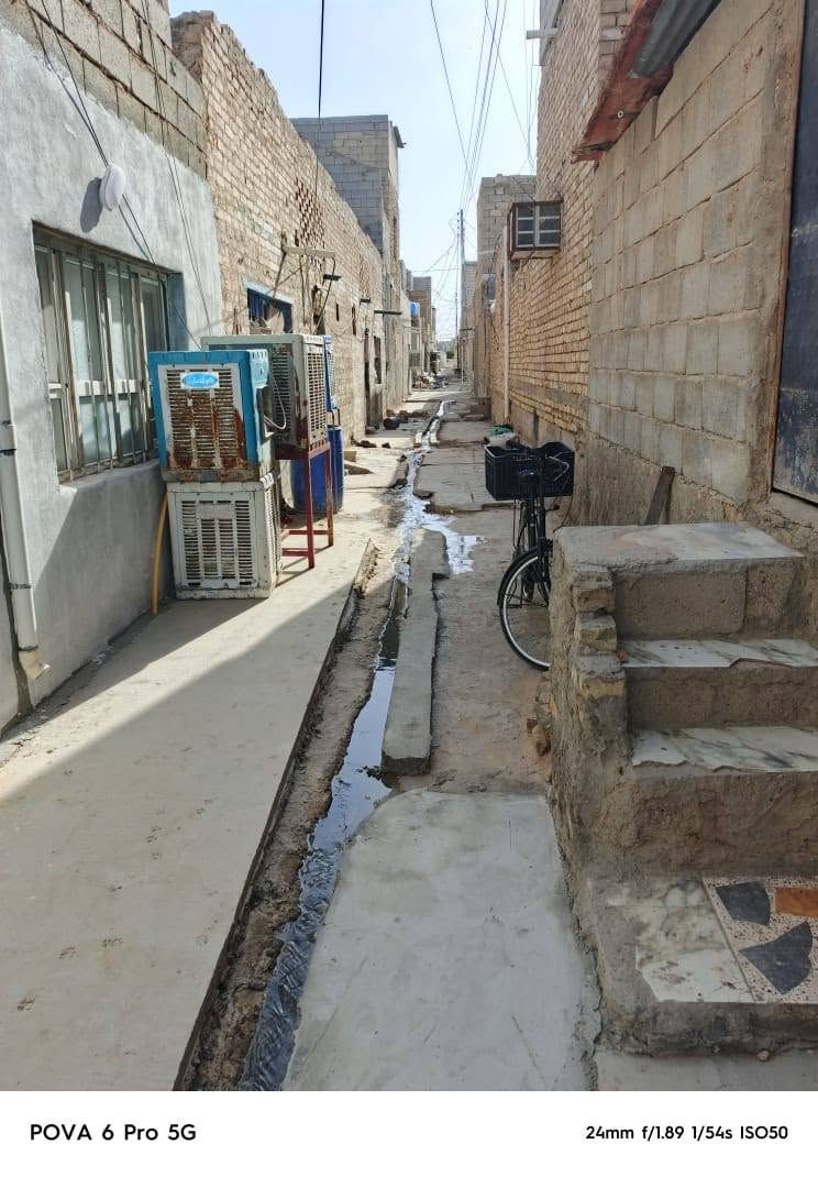 سلام عليكم هيكل طابو صرف بأسمي مساحه 100 متر شارع ٣متر المكان ال٥كيلو دور الزجاج قرب مركز الحريه السعر ٣٥ مليون يرهم مراوس بسياره ويرهم قسم الفلوس وقسم اقساط الشراي يتصل عله الرقم ***********
