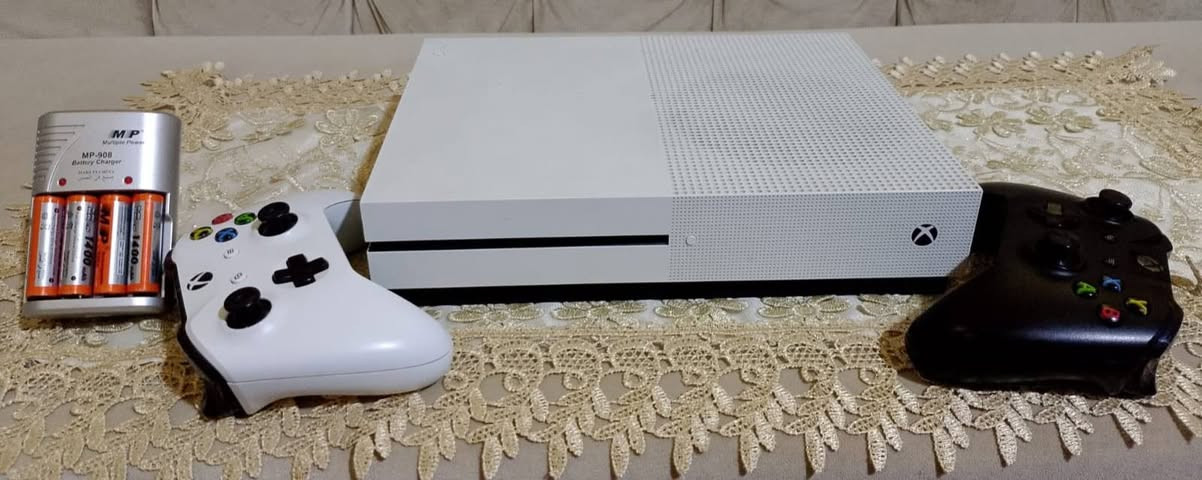 Xbox one s 500g
جهاز اكس بوكس ون اس استعمال شخصي متفتحش قبل كده وعليه العاب كتير ماشاء الله
معاه دراع شغال كويس جدا
وفي دراع اضافي1000ج
وفي شاحن بالبطاريات 300ج
غير سعر الجهاز


**إذا كنت صاحب هذا الإعلان وتريد حذفه لأي سبب، رجاءا أرسل رسالة إلى الدعم الفني**