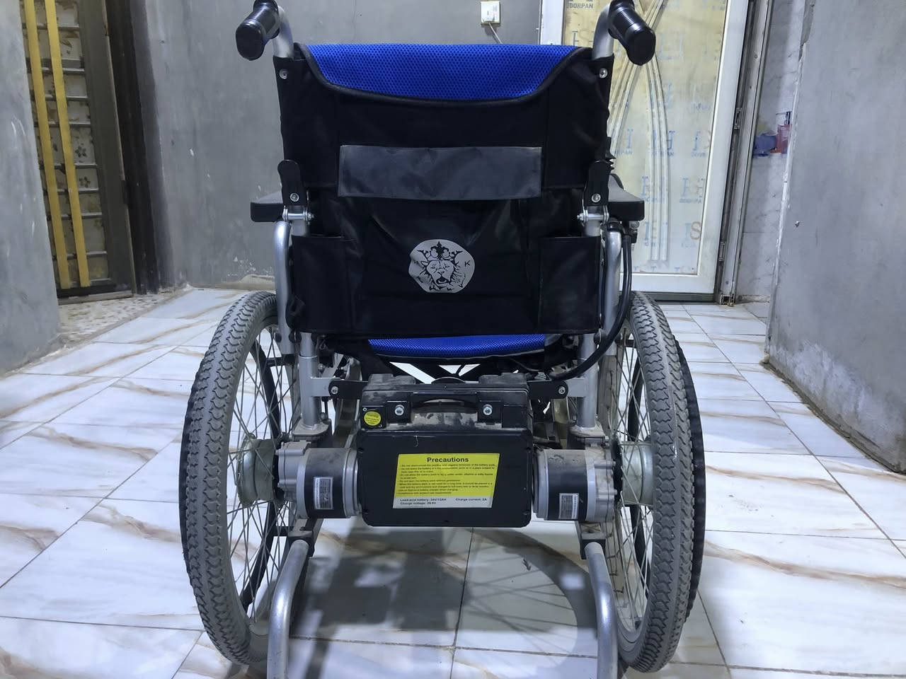 سلام عليكم عربانه شحن للبيع استخدام قليل 
السعر ٤٠٠ الف 
الرقم *********** 
مكان حله شارع ٨٠ جهة النجف
