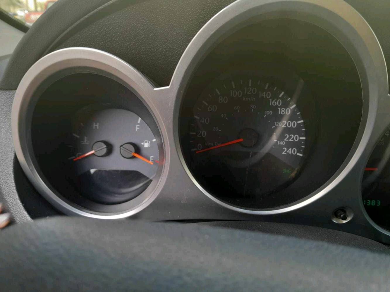  تفاصيل السيارة:  سيارة  C200 كرايسلر سبرينغ موديل 2010
مواصفات السيارة:  فتحة سقف تحكمات ستيرن محرك 6 سليندر 3500 گير اوتوماتيك 
بيها طخطخات بس مواصلة للدواخل والسيارة بيها تلحيظات + الرقم الماني  
الللون ابيض بي جراد 

للاستفسار:  ***********،  ***********بي واتساب 