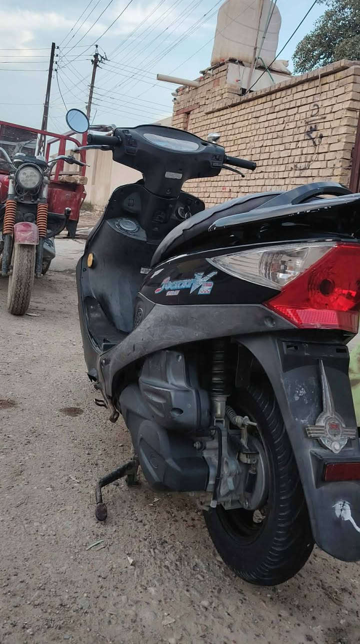 سلام عليكم كامكو البيع كفاله عامه قبل شهر طلعت من الرمبه السعر 750وبيه مجال مكاني الرفاعي ***********
