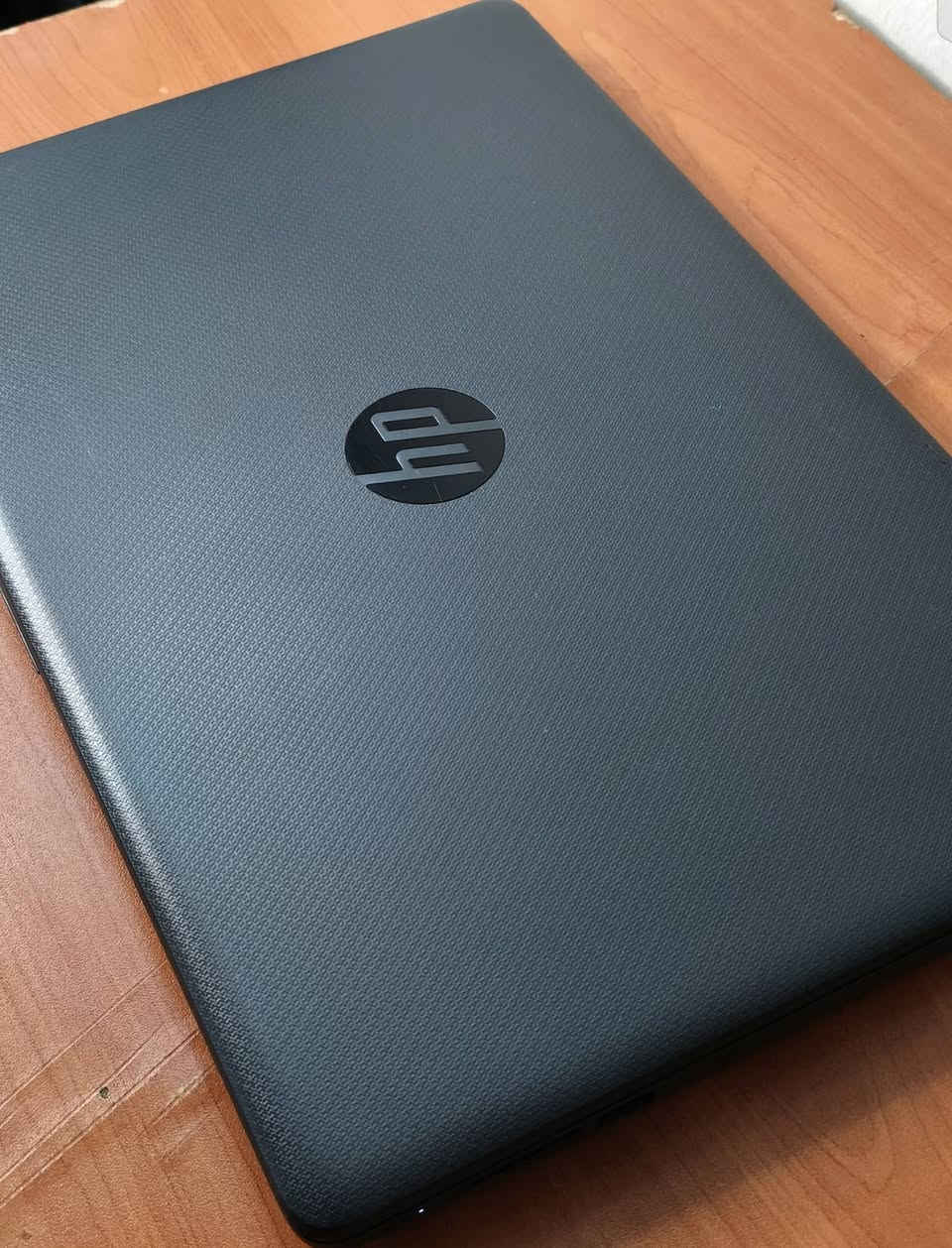 لابتوب HP حجم 15.6 بكرت خارجي
لابتوب للدراسة والتصفح والتصميم 
تشغل ماتلاب اتوكاد ثريدي ماكس برامج الاوفس 
معالج AMD ATHELON 3050 يوازي جيل 10 من انتل
رام 8 ddr4 قابل للتطوير
هارد 256 ssd سريع قابل للتطوير
كرت خارجي 2 كيكا 
حجم الشاشة 15.6
سلم 
ارقام جانبية 
جميع المداخل متوفرة 
السعر 280 الف 
متوفر توصيل


**إذا كنت صاحب هذا الإعلان وتريد حذفه لأي سبب، رجاءا أرسل رسالة إلى الدعم الفني**