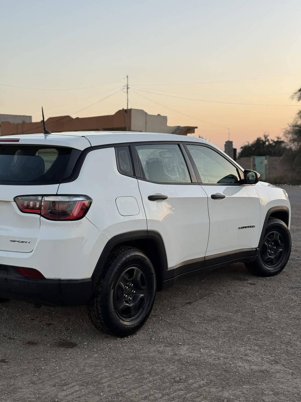 جيب كومباس موديل 2018 
حادثه خشم البنيد 
صبغ بنيد ودعاميه 
بدون تبديل بدون ايرباك 
ماشبه 93 الف مايل 
رقم بغداد انكليزي باسمي 
بيه تكحيل بلجاملغ الخلفي 
مكينه 2400 كير 6نمر 
بيع او مراوس بجالنجر موديل 16وفوك 
سعره 132 وبيه مجال 
مكان السياره ديالى /بعقوبه


**إذا كنت صاحب هذا الإعلان وتريد حذفه لأي سبب، رجاءا أرسل رسالة إلى الدعم الفني**