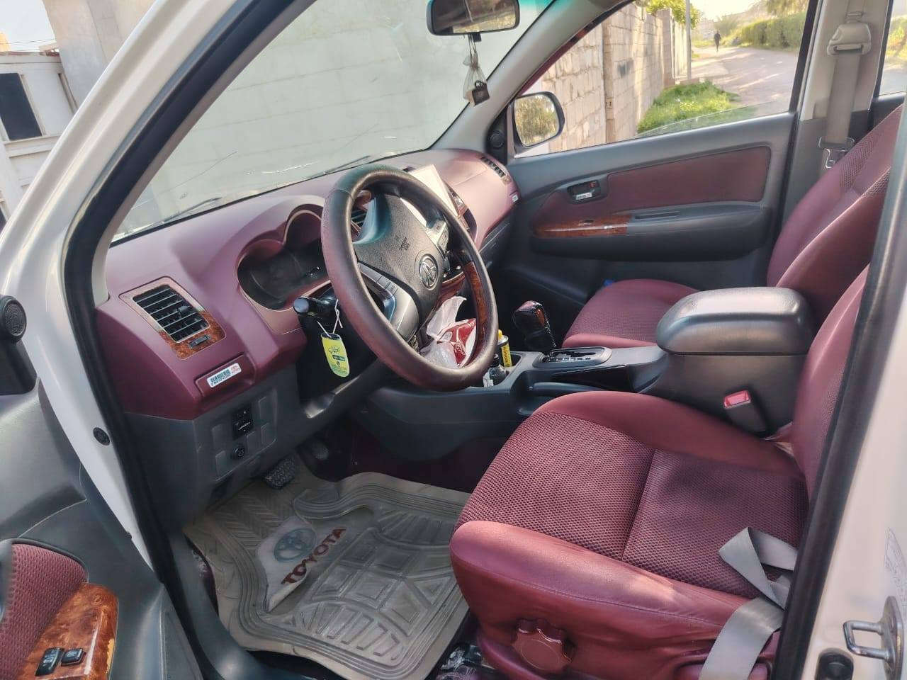 السلام عليكم  ١٤ الساير كويتي فول مكفول من الصبغ ماشي ٢٠٠ السيارة نظيفة بيها مكانين بارد كد شبر رقم ديالى  وسنوية جديد باسمنا سعر على الهاتف رب يحفظكم بدون مراوس *********** مكانها ديالى
