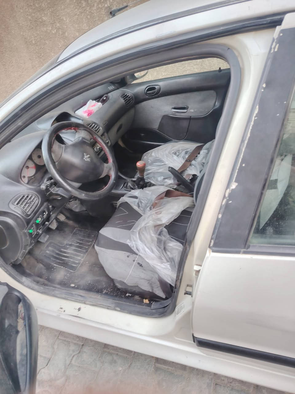 لسياالسلام عليكم بيجو فرنسي موديل ٢٠٠٩ رقم بغداد ٢٠٩ تبريد شغال كير مكينه جديد مناقصه شي  السياره سعره ٣٥ رقمي *********** عنواني بغداد الحريه سياره عل بلاد ممصبوغه
