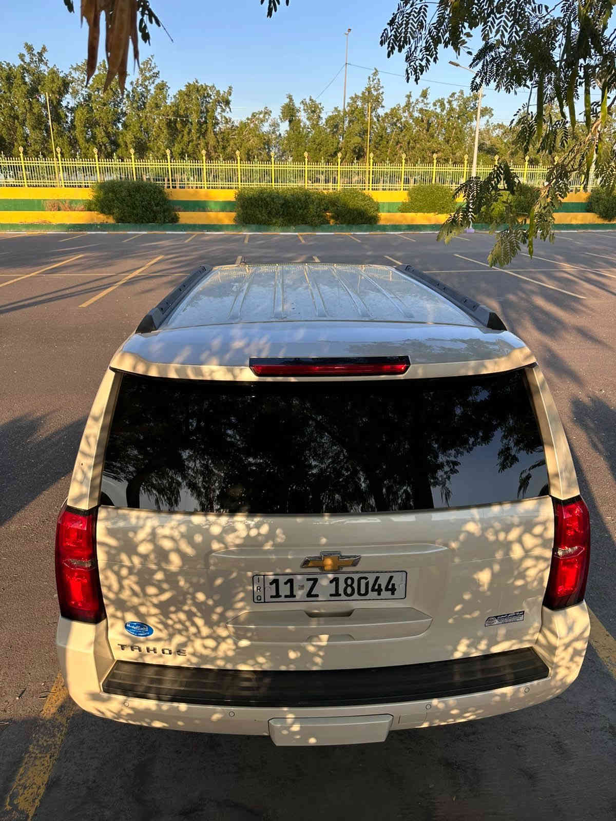 السلام عليكم 
تاهو 2015
اللون ابيض صدفي 
داخل عسلي 
سياره كلين بدون حادث 
فول مواصفات فتحه وبصمه 
فور ويل تخم تاير جديد 
مكينه وكير كفاله عامه 
حداديه جديده 
رقم بغداد 
سعر ٢٩٠ ورقه 
الاستفسار
***********
