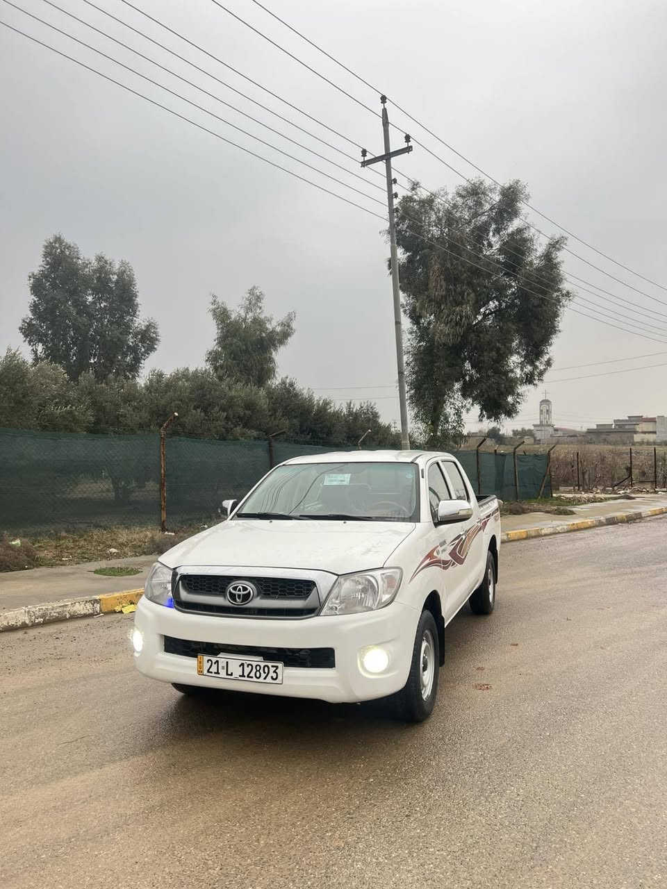 تویتا مەرزیە مودیل 2011 فول گیر تو ماتیک سعودی اسل دە بل ارباک ئاوینە کارە با حەساس شاشە و کامیرا ئاوینە ئیشارەت لایت بەرزو نزم ناوسور قولا بگیرو مە کینەی نە کراوەتەوە بەشەرتی دەفیتەر تە نها ١٨٠ رویشتوە سەیارەکە بی بویاخە توندوو تولی بە شەرت تەقەو وەرەقە بشکینە سە نەوی نوییە بە ناو خو مە*********** هيمن نيه سه يا ره كه تيل بو خاوه نيبكه كويسينجاك, أربيل
