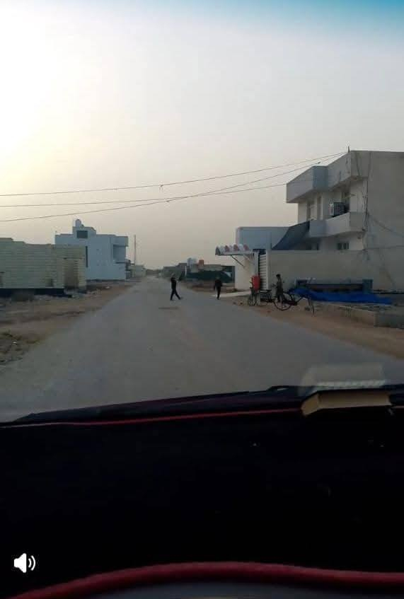 قطعه أرض مساحه 100 متر طابو زراعي سند 25 
 واجه 5 / نزال 20 ، تقع على شارع 12 متر ( تبليط مجاري كهرباء ماء مدرسه مستوصف ) 
تبعد من الشارع العام شارع الرابط 100 متر او اقل 
تبعد القطعه من الأمام الحسين ع ، 7 سبعه كيلو متر 
العنوان قرب مجمع العتبه العباسيه المقدسه ، قرب فلل محمد حلوه شارع الرابط 
سعر 25مليون   
 للتواصل اتصل على الرقم أو مراسله الصفحه ***********
