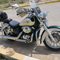 هوندا شادو 400cc رقم ديالى ماشية 32km  سنوية موجودة وباقية ع استلام ال...