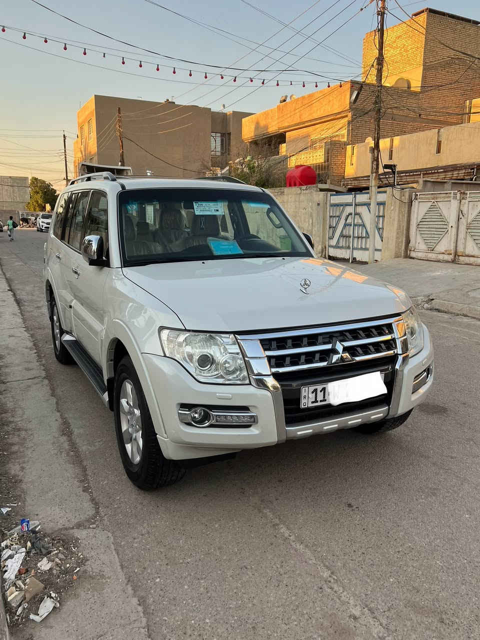 السلام عليكم 
باجيرو حبتور 2015 صدفي بوضع الشركه جديده بمعنه الكلمه 
مكفوله كفاله من الصبغ والبارد والشخوط لوك سياره جديد
شرط حته البلاستك مابي صبغ كفاله ماشيه 63 حقيقي وعل فحص  مكينه بوضع الشركه كير بوضع الشركه برغي مامفتوح بيهه صدر امامي وخلفي جديد شرط تراي زيرو طسه معالجه 
سيرفس كامل مسويله ادامامه تخم تاير برجستون مروحه إضافيه تبريد شرط ثلج سياره جاهزه عله آخر حبايه كتلوكات شركه بعدهن بيهه حته سويج لاه بعده مامستعمل سبير بعده مانزل بعدهه جديده كلش سياره وعل ايد وحده لوك مواصفات 
فتحه طكيتن 
كشنات جلد
دبل كشن كهرباء 2
سستم ايرياك
زراك لايت
مري شفط
كامره خلفي
وحساس خلفي
ثلاجه بل جكمجه 
7راكب 
لايت زنون 
بكلايت ضبابي
سستم دمامات الحبتور 
دبل تحكم ستيرن 3
داخل صاح 
فوريل 4x4
محرك 6سلندر 3500
كير 5نمر 
خمس ويل كب
بيبان جلد
مري عاكست الضوء
سياره فول الفول الحبتوره رقم بغداد دولي جديد هزه وسنويه جديده بسمي اتصال *********** مكاني بغداد
