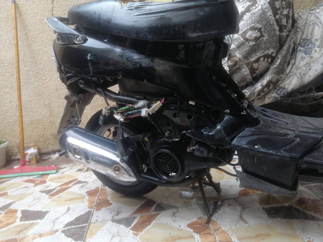 دراجه ٦٠ بيجي نضيف بشكل مبدل زوج كامل تايرات ب ٤٠ مبدل صلنصه جديده ب ١٥ هورن شغال قفل جنطه قفل ستيرن استاند رفع وستاند صفح راجه نضيفه بشغل بل بك لايت مال الخلفي طاك والدراجه يرادهه ب 200 الف اليريد يراسلني خاص وتساب ***********
