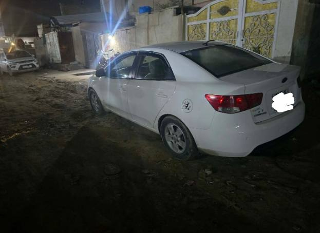 سيراتو خليجي موديل 11 مكينة جديد كير جديد تخم تاير حدادية رقم شمالي السعر 85بيها مجال قليل بيها مكنات صبغ رقم الهاتف ***********
