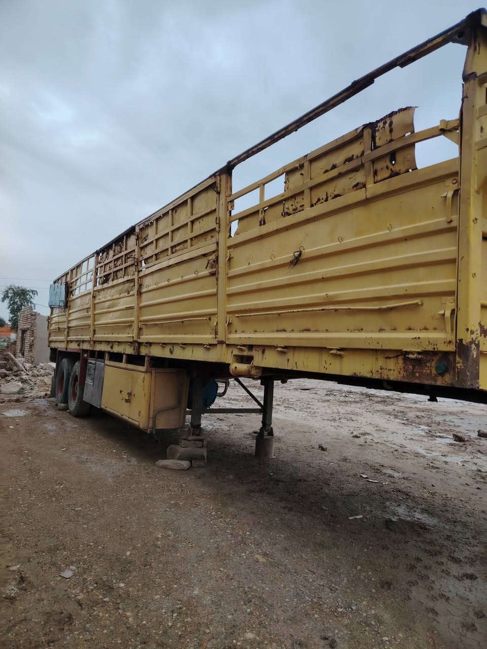 للبيع عربانه حداديه المكان الكوت /***********
