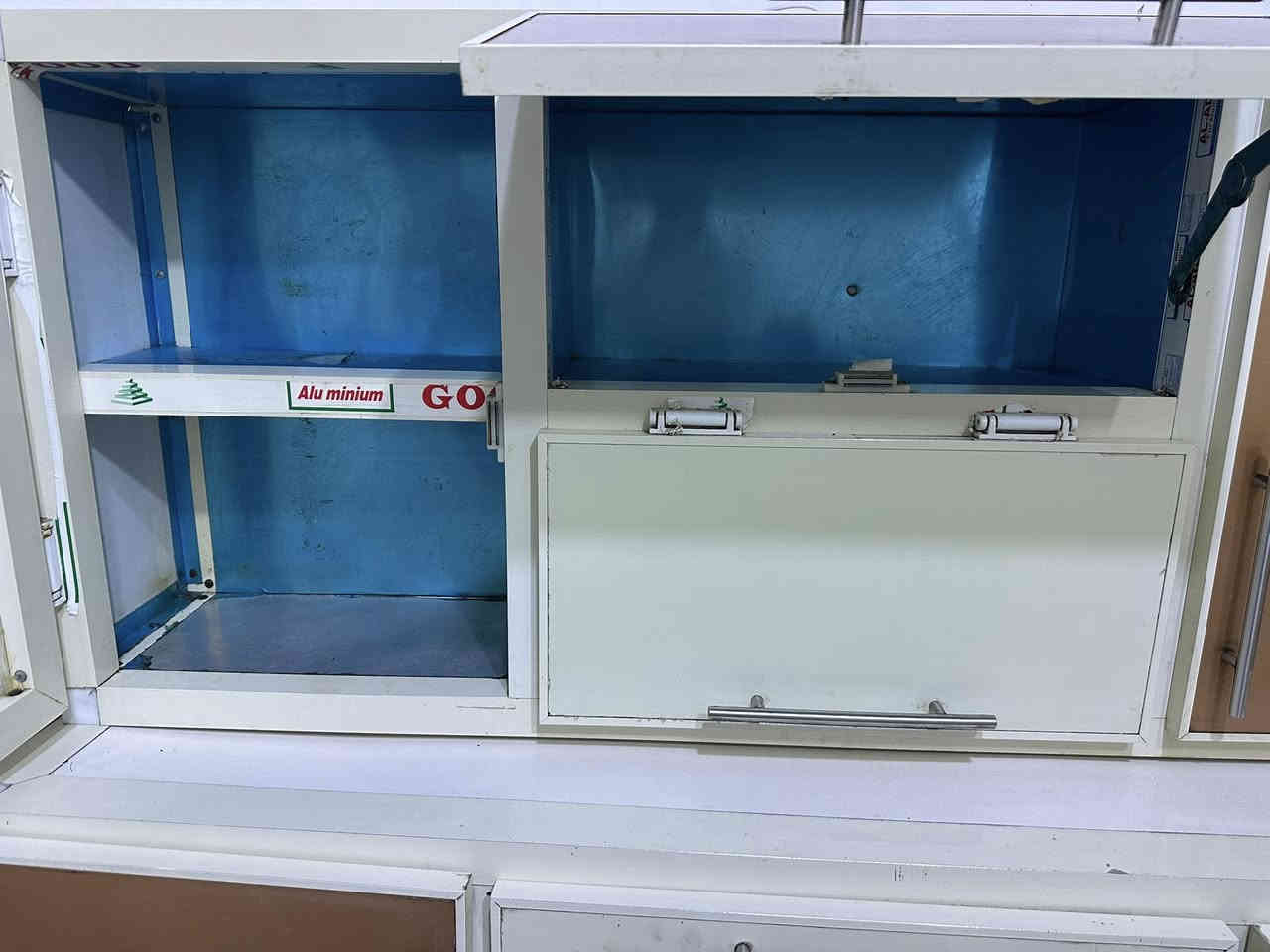 كاونتر مطبخ بطول متر ونص

مع سنك بطول 1.20 متر

الحالة جيدة ، فقط يوجد تآكل بسيط بالسنك نتيجة الاستخدام (موضح بالصور).

🔹 الكاونتر كان مشتَرى سابقًا بدون سنك بسعر 300 ألف

🔹 السعر المطلوب الآن للكاونتر كامل مع السنك: 170 ألف فقط

📍 الموقع: كربلاء – الحولي 100، نزلت المدرسي

📞 رقم الاتصال: ***********

للاستفسار الجاد فقط
