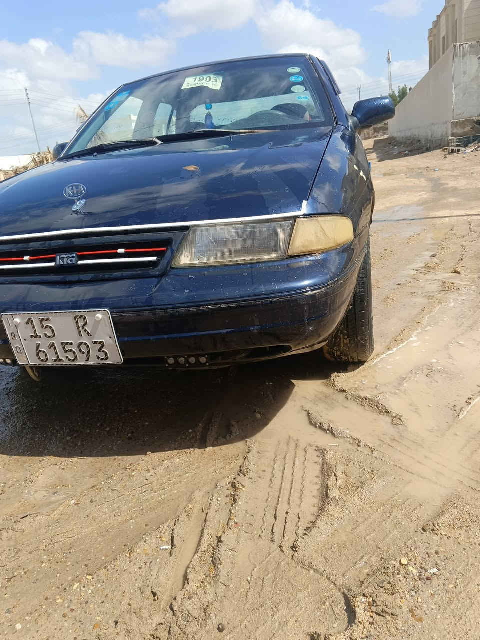 السلام عليكم سياره للبيع كيا سيفيا
موديل 1993
سعر 28 وبيه مجال في قضاء الكرمه 
***********
