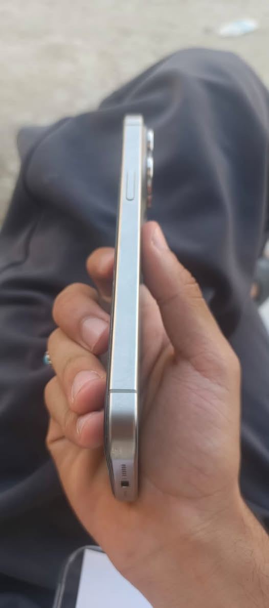 سلام عليكم آيفون 15 برو ماكس مستبدل شاشه نوعيه جيده فقط
ذكره 256
ملحقاته كامله كيبل +كارتون

عدسات ولاسق وكفر

البطارية 87 عدد دورات 529

سعر 850 وبي مجال قليل 

رقم الهاتف ***********
