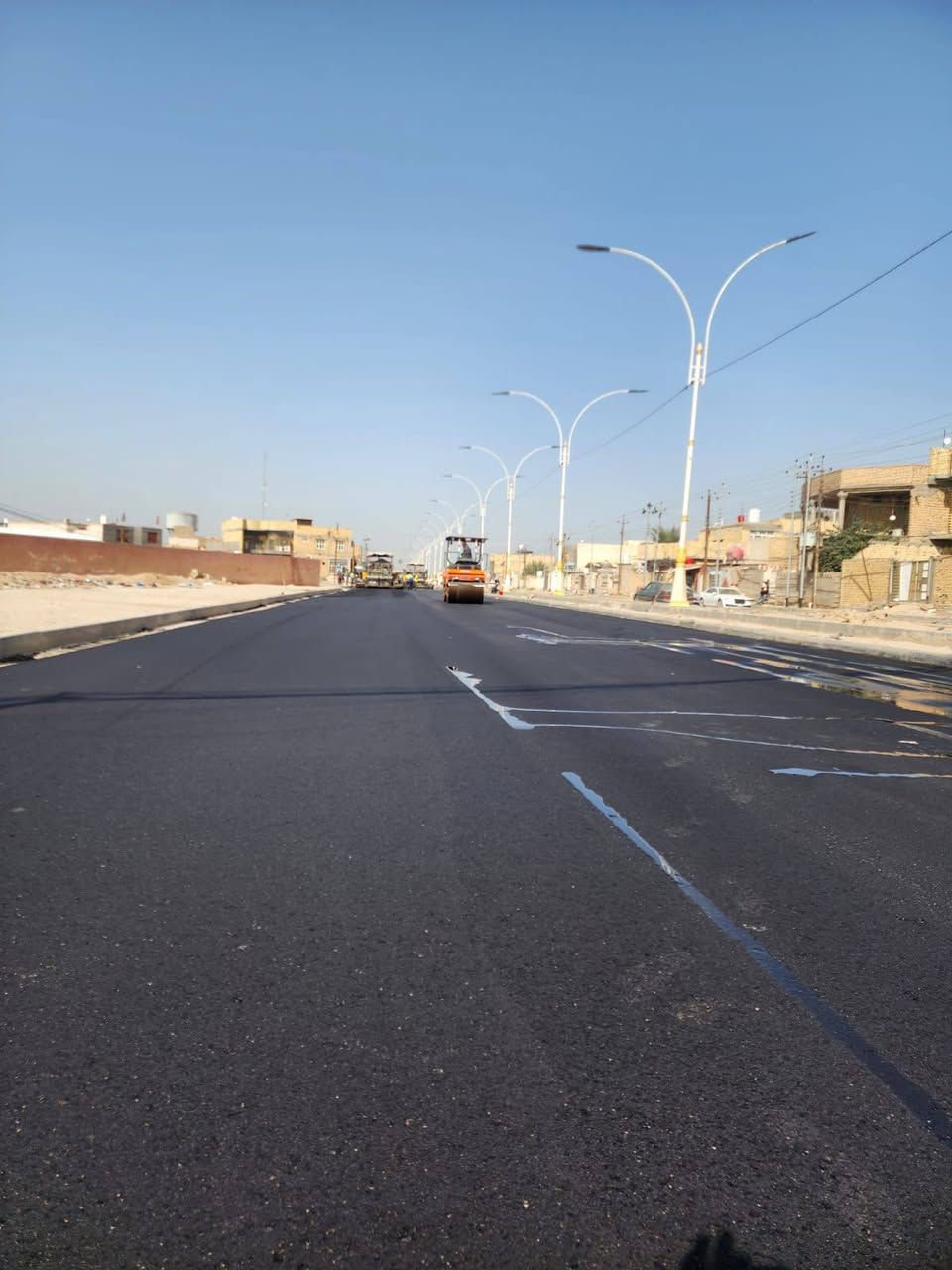 بالاصرار والتفاني بالعمل يكتمل النجاح .

تستمر ( كوادر شركة ملك ذي قار الرصينة )
بالعمل بأكثر من مشروع حيوي في قضاء الغراف
منها الصب والانترلوك ( المقرنص ) 
وعملية اكساء الشوارع بالمشروع التكميلي بعموم قضاء الغراف 
وكذلك مد انابيب المجاري وقلع التربة وعملية الصب الكونكريتي في مشروع حي العباس بقضاء الغراف .
حيث الدقة بالعمل وسرعة الانجاز متواصلة رغم الضائقة المالية التي يعاني منها البلد وتعاني منها الشركات 
لتخرج لنا ( شركة ملك ذي قار ) بعملها المتفاني والمستمر


**إذا كنت صاحب هذا الإعلان وتريد حذفه لأي سبب، رجاءا أرسل رسالة إلى الدعم الفني**