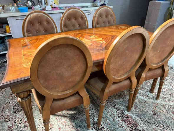 سلام عليكم
ميز طعام 6 كراسي
للبيع
السعر 400
***********
