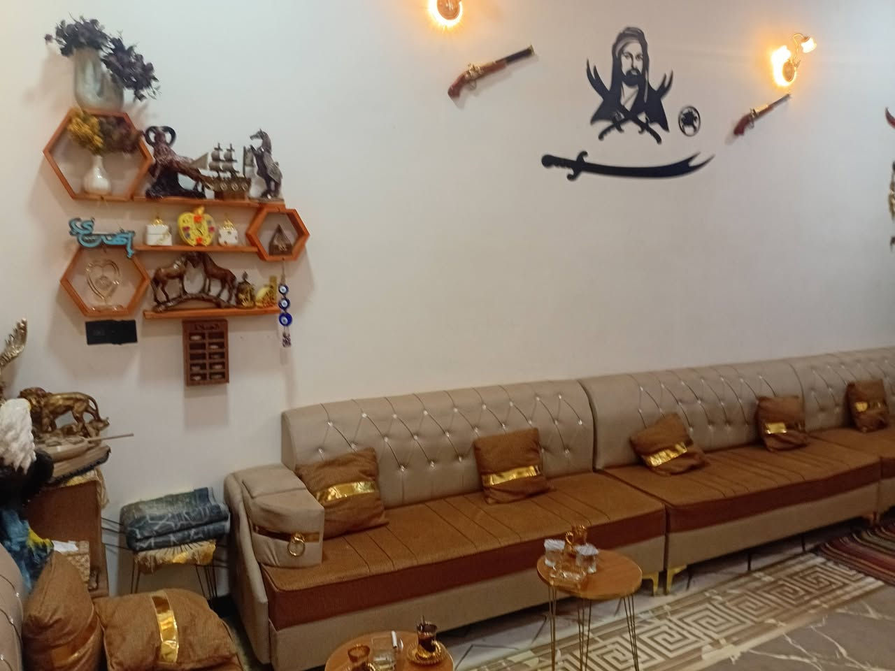 السلام عليكم بيت للبيع بالرئاسه بكاع ابو رشاد
مساحه 91 طابقين نقص فقط ارضيه طابق ثاني سند25,  بناء 2025
***********
