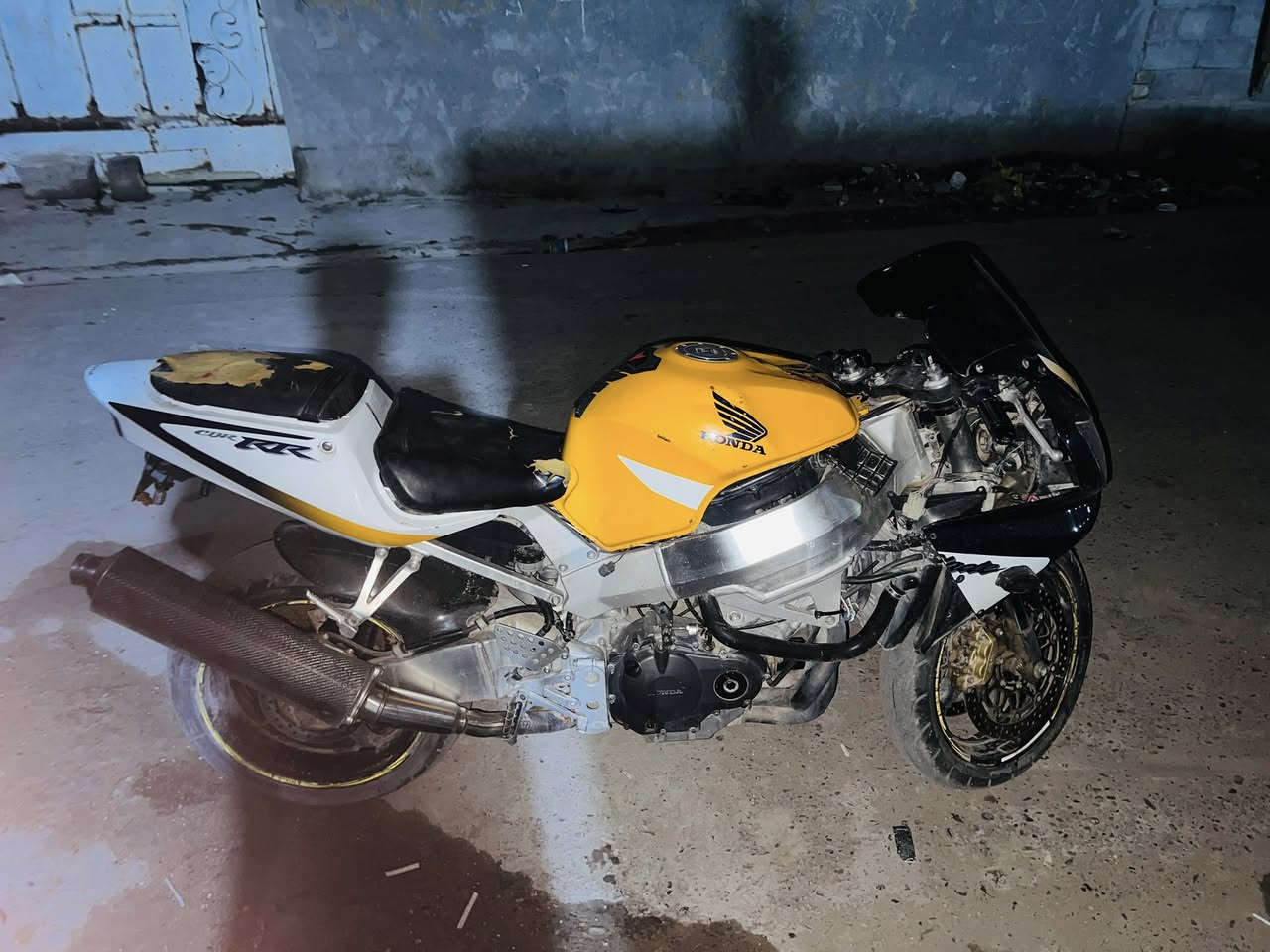 السلام عليكم هاي دراجه هوندا 919 مكفوله من السرقه اابيع كوم حديد السعر 8 للتواصل مراسله الصفحه


**إذا كنت صاحب هذا الإعلان وتريد حذفه لأي سبب، رجاءا أرسل رسالة إلى الدعم الفني**